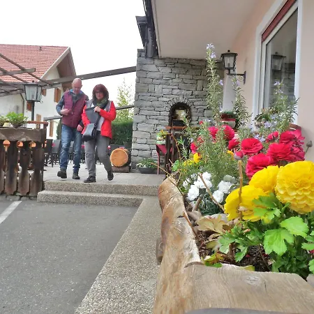 Hotel Pension Vetzanerhof Silandro